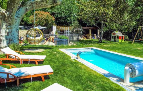 Awesome apartment in Avignon with WiFi, Outdoor swimming pool and Heated swimming pool