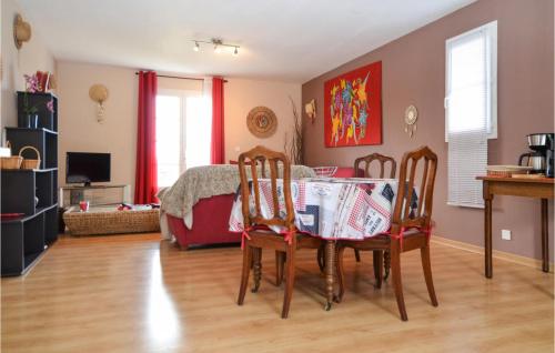 Awesome apartment in Barjac with Outdoor swimming pool, WiFi and 1 Bedrooms