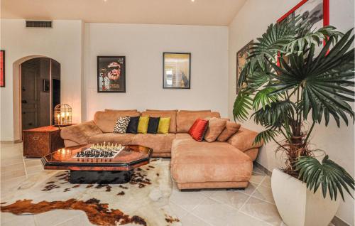 Awesome apartment in Cannes with 3 Bedrooms and Internet