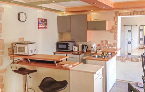 Appartement Awesome apartment in Espenau OT Mnchehof with 3 Bedrooms and WiFi  34314 Mönchehof Hesse