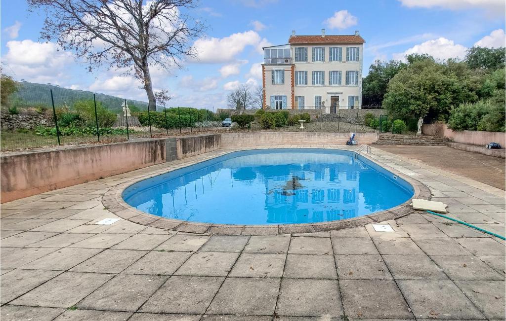 Awesome apartment in Fox Amphoux with Outdoor swimming pool, 2 Bedrooms and WiFi , 83670 Fox-Amphoux