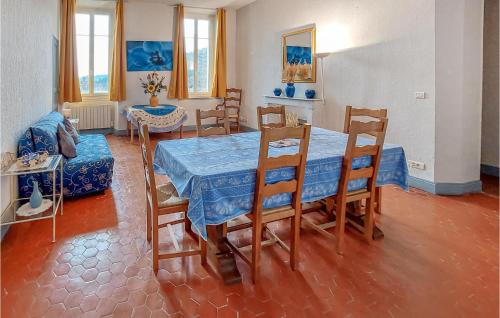 Awesome apartment in Fox Amphoux with Outdoor swimming pool, 2 Bedrooms and WiFi