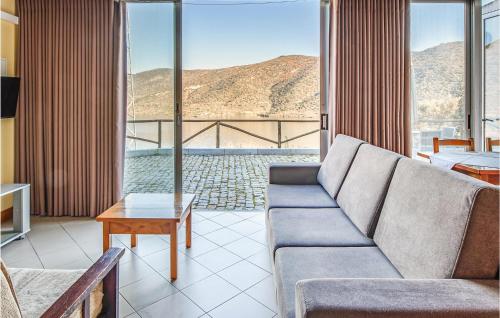 Awesome apartment in Freixo de espada c with 1 Bedrooms and Outdoor swimming pool