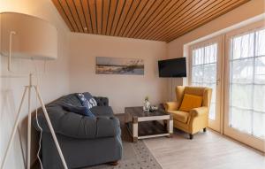 Awesome apartment in Friedrichskoog-Spitze with 2 Bedrooms and WiFi