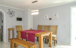 Appartement Awesome apartment in Karlshausen with 3 Bedrooms and WiFi  54673 Karlshausen Rhénanie-Palatinat