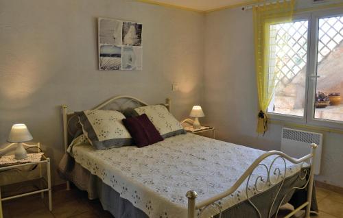 Awesome apartment in La Valette du Var with WiFi, Private swimming pool and Outdoor swimming pool