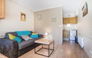 Awesome apartment in Laveissiere with WiFi