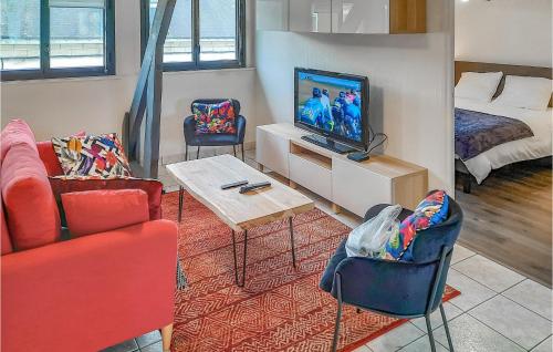 Awesome apartment in Quimperlé with WiFi and 2 Bedrooms