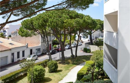 Awesome apartment in Royan with WiFi