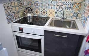 Awesome apartment in Royan with WiFi