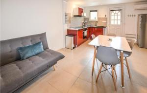 Awesome apartment in Saint-Martin-sur-Lavez with Internet and 2 Bedrooms