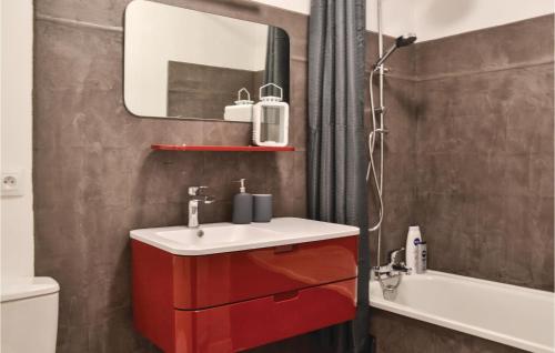 Awesome apartment in Saumur with 1 Bedrooms and WiFi