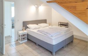 Awesome apartment in Savines-le-Lac with WiFi and 3 Bedrooms