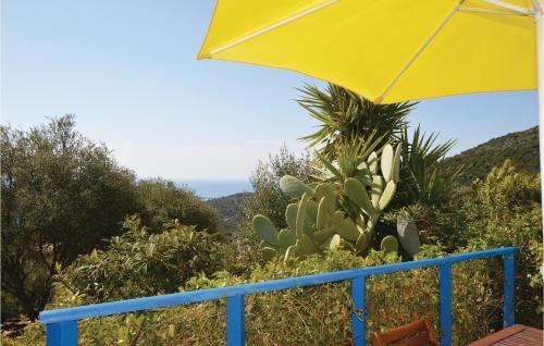 Awesome apartment in Serra di Ferro with 3 Bedrooms and WiFi