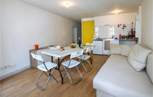Awesome apartment in SEYNE with 1 Bedrooms
