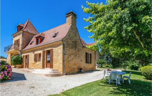 Awesome apartment in St, Crpin-et-Carlucet with 1 Bedrooms, WiFi and Outdoor swimming pool