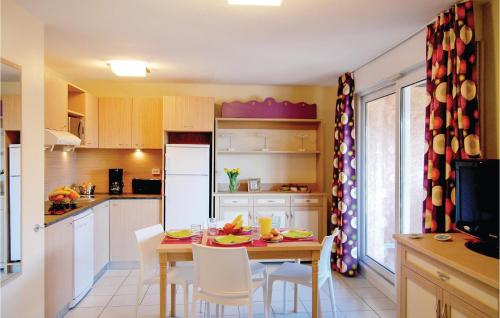 Awesome apartment in St, Cyprien with 2 Bedrooms and Outdoor swimming pool