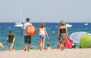 Awesome apartment in St, Cyprien with 2 Bedrooms and Outdoor swimming pool