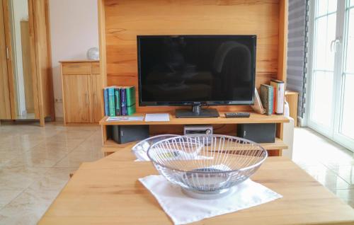 Awesome apartment in Warnemnde with WiFi