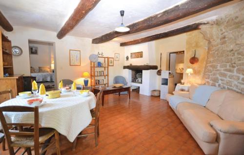 Awesome home in Bonnieux with 3 Bedrooms