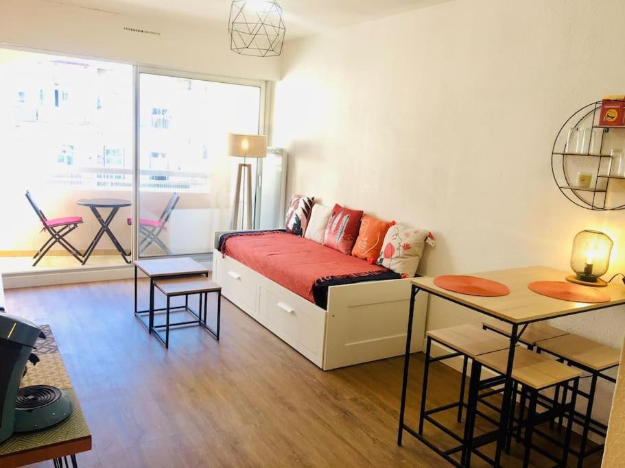 Appartement ''Axel 8'' Studio proche gare avec balcon 27 Rue du 14 Juillet 34200 Sète