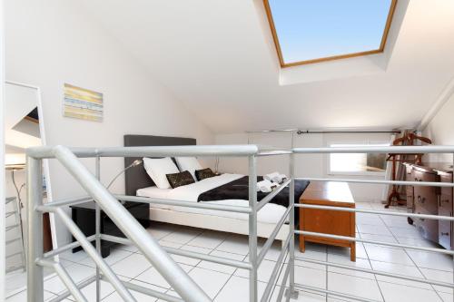 Aya's Duplex YourHostHelper