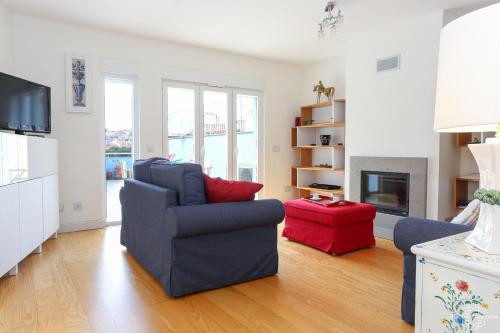 Azulejos' Charming Apartment with Terrace 2 by Lisbonne Collection
