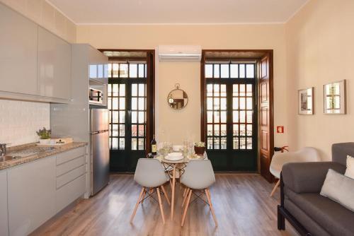 Azulejos Duplex Apartment - Porto Downtown