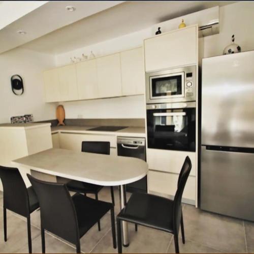 Azur Appart 4 pers - Parking - Terrasse - 10min du centre