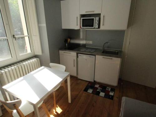 Appartement Bagnères-de-Luchon, 2 pièces, 2 personnes - FR-1-313-199 Luchon france