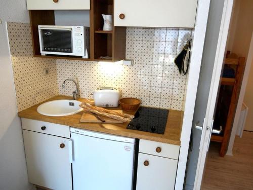 Appartement Appartement Bagnères-de-Luchon, 2 pièces, 4 personnes - FR-1-313-151 RES SACARON 1 - APPART 33 67 ALLEES D'ETIGNY - Entrée AB Luchon