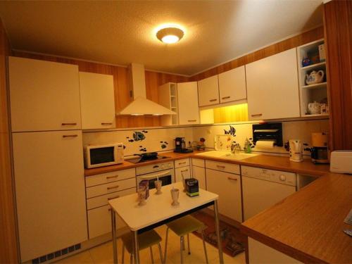 Appartement Bagnères-de-Luchon, 3 pièces, 7 personnes - FR-1-313-171 Luchon france