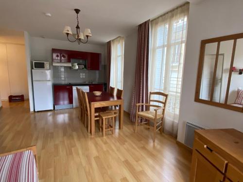 Bagnères de Luchon, Résidence Val de Jade, Beau T3 meublé, plein centre, pour 4 ou 6 personnes