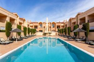 Baia da Luz - Poolview Loft Aparment