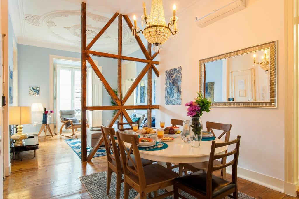 Bairro Alto 3 Bedroom Patio Flat! Rua Nova do Loureiro 36, 1200-295 Lisbonne