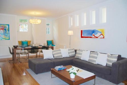 Bairro Alto apartment with a large patio