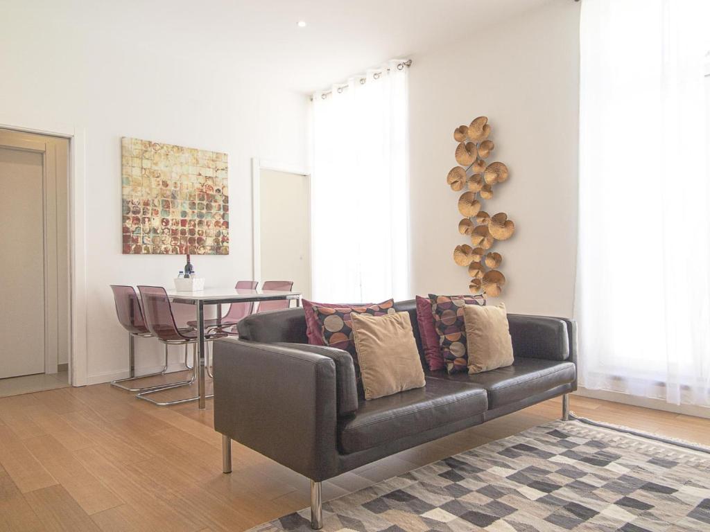 Baixa chiado 2 bedroom duplex apt with elevator R. Pedras Negras43, 3, FTE, 1100-404 Lisbonne