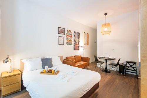 Bakers Square Studio w/ AC by LovelyStay