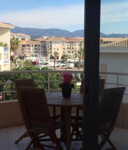 Appartement BALCON DU PORT 46 Place Dei Couquihage 83600 Fréjus Provence-Alpes-Côte d\'Azur