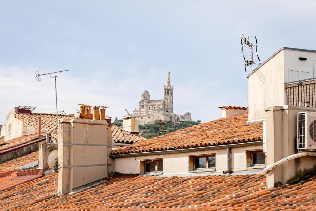 Balcon Filant, Vue 180, Store, Netflix, Clim ,Ascenseur, T2, Accès avec code 4 Rue Bailli de Suffren, 13001 Marseille