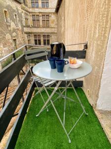 BALCON SUR LE MONDE - T2 COEUR DE VILLE