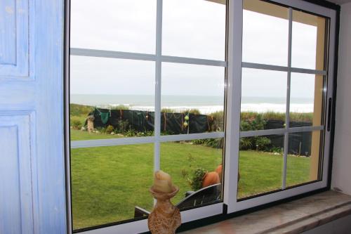Baleal, by the sea with swimming pool