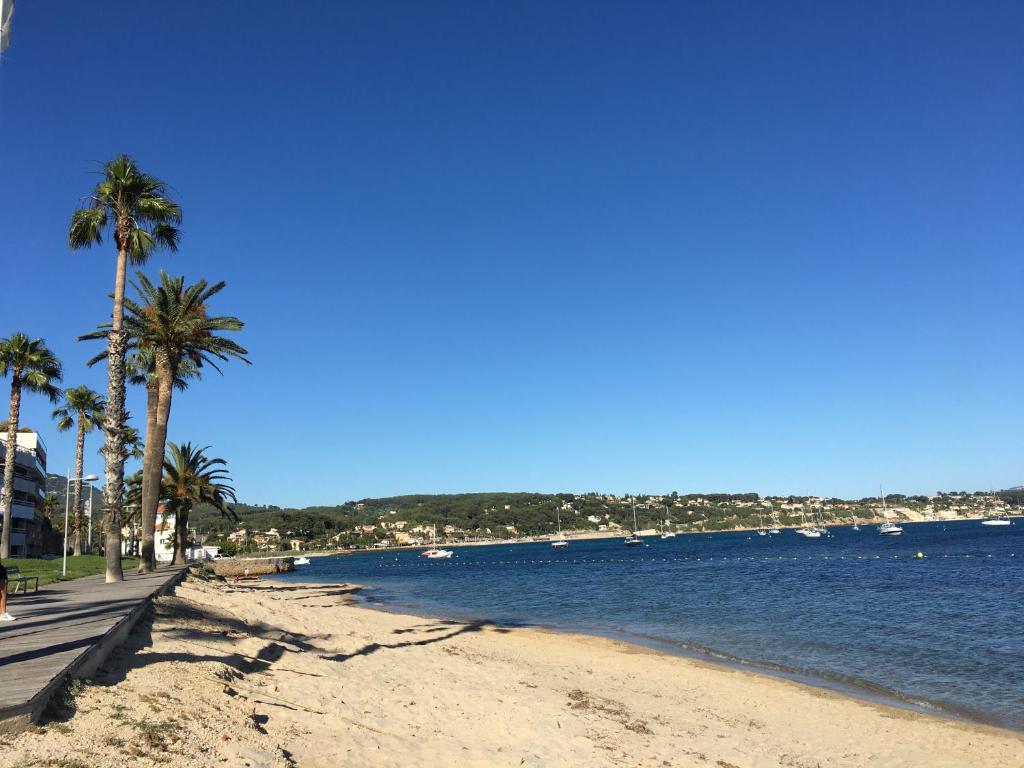 Bandol, vue panoramique sur la mer, la plage, le port 50 Rue du Docteur Louis Marçon, 83150 Bandol