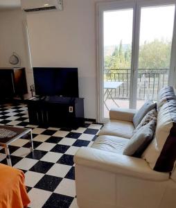 Appartement Banyuls vu d'en haut : appartement T3 spacieux 3 Chemin du Mas Guillaume 66650 Banyuls-sur-Mer Languedoc-Roussillon