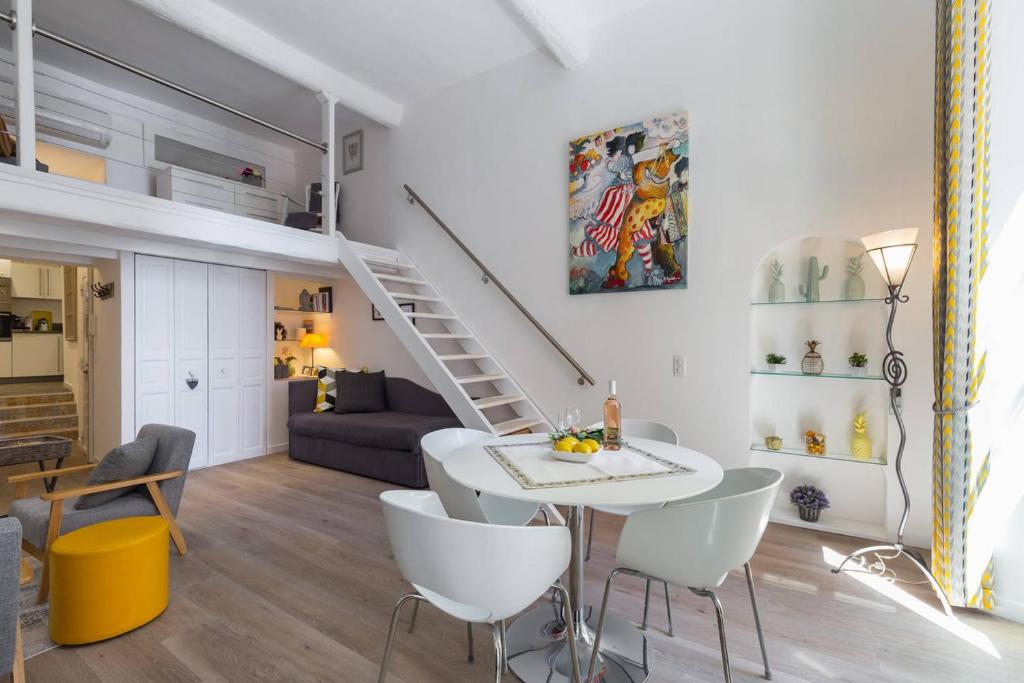 Appartement BARILLERIE - Loft Moderne, Face Mer, Vieux-Nice. 24 Rue Barillerie 06300 Nice