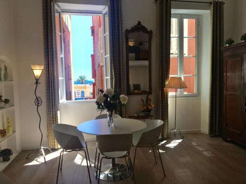 BARILLERIE - Loft Moderne, Face Mer, Vieux-Nice.