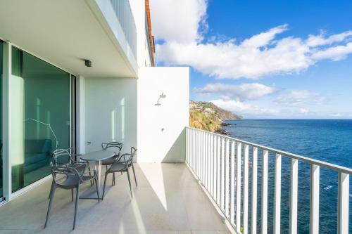 Barreirinha Front-Line Sea View I by HR Madeira