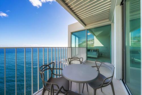 Barreirinha Front-Line Sea View II by HR Madeira
