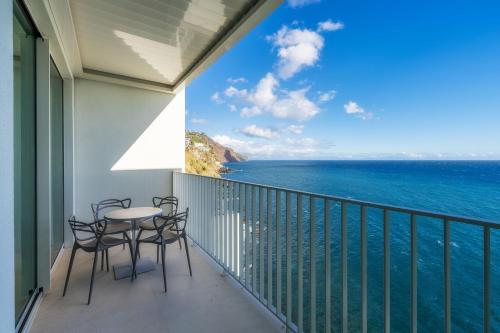 Barreirinha Front-Line Sea View II by HR Madeira