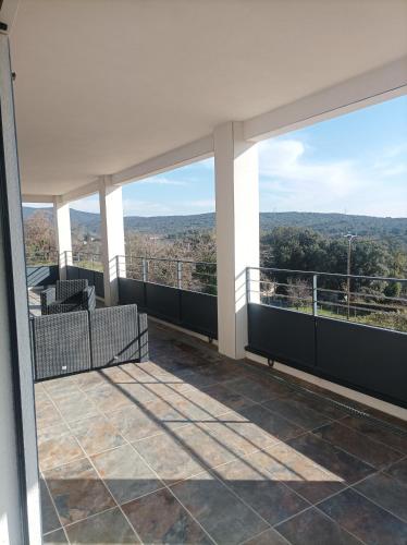 Bas de maison vue panoramique sur les cévennes